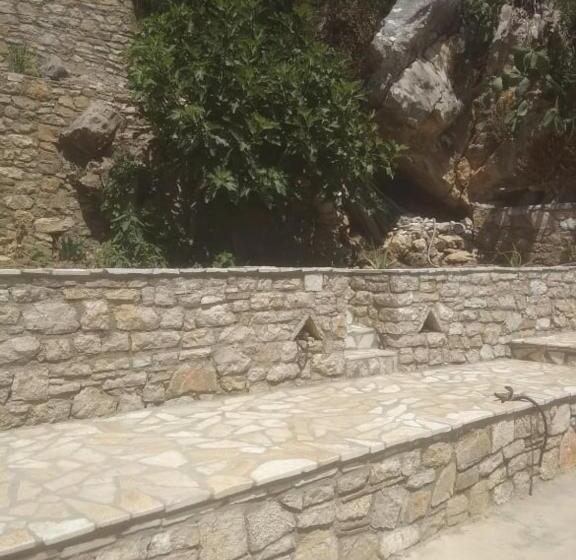 פנסיון Vogklis House