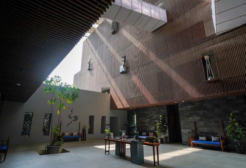 Radisson Resort And Spa Lonavala