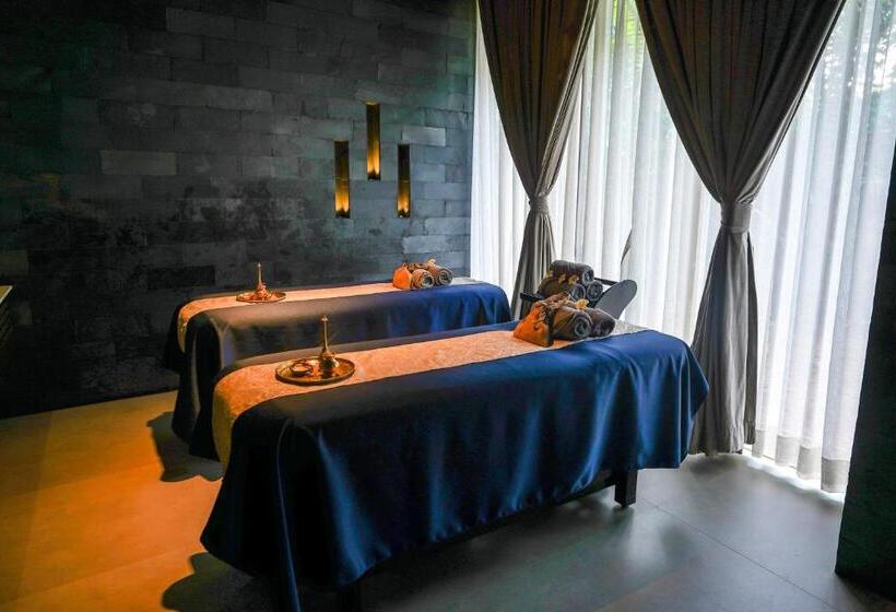 Radisson Resort And Spa Lonavala