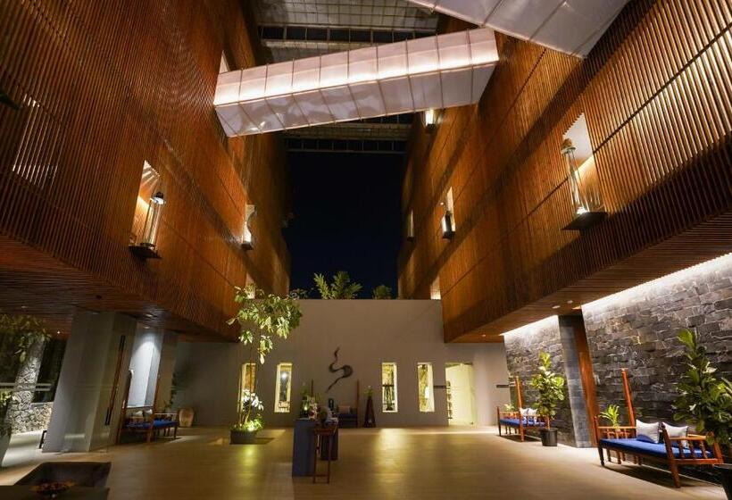 Radisson Resort And Spa Lonavala