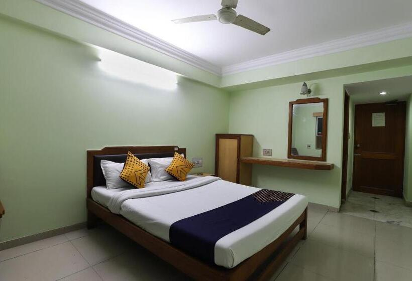 Spot On Hotel Hilltop