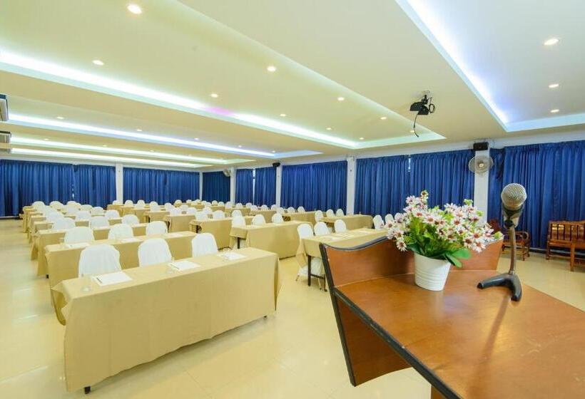 จวรีน ลอร์ด รีสอร์ท แอนด์ โฮเทล   Javarine Lord Resort&