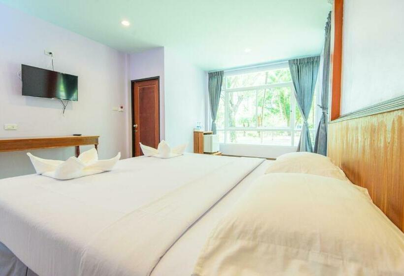 จวรีน ลอร์ด รีสอร์ท แอนด์ โฮเทล   Javarine Lord Resort&