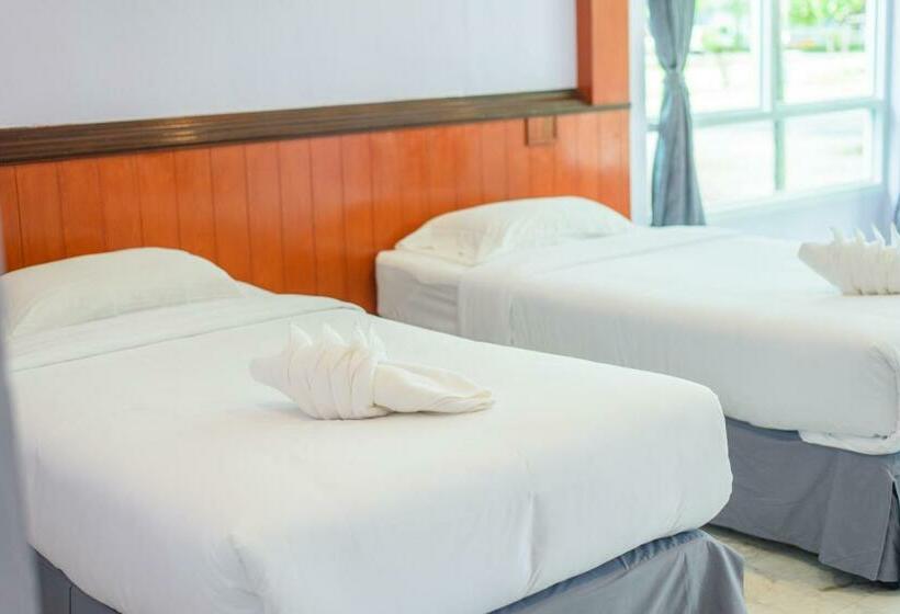 จวรีน ลอร์ด รีสอร์ท แอนด์ โฮเทล   Javarine Lord Resort&