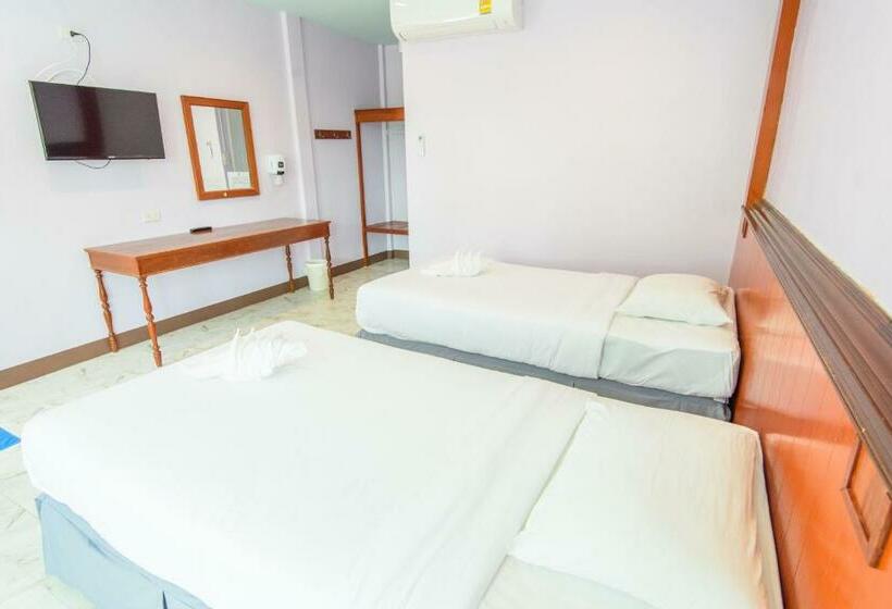 จวรีน ลอร์ด รีสอร์ท แอนด์ โฮเทล   Javarine Lord Resort&