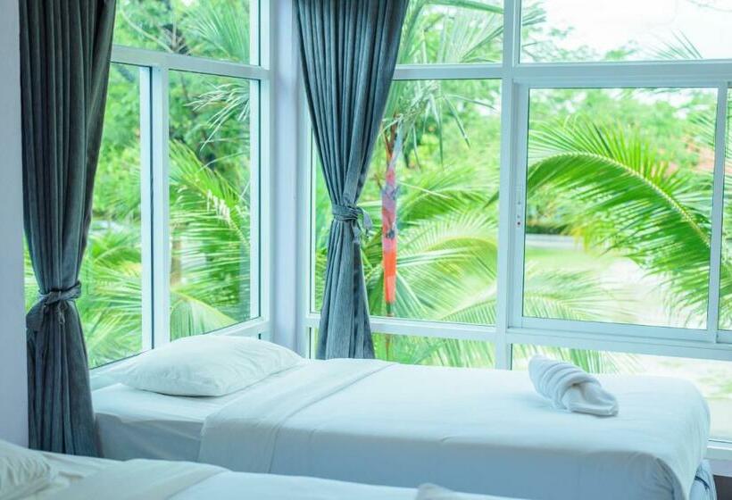 จวรีน ลอร์ด รีสอร์ท แอนด์ โฮเทล   Javarine Lord Resort&