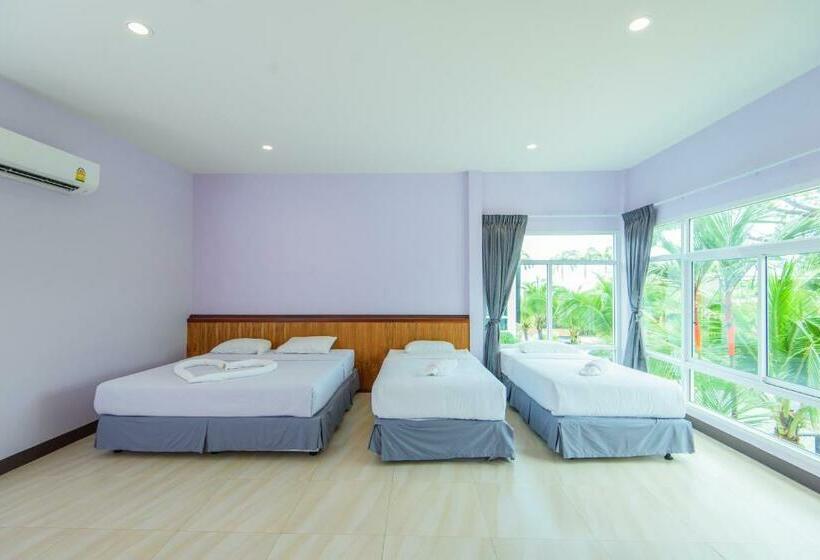 จวรีน ลอร์ด รีสอร์ท แอนด์ โฮเทล   Javarine Lord Resort&