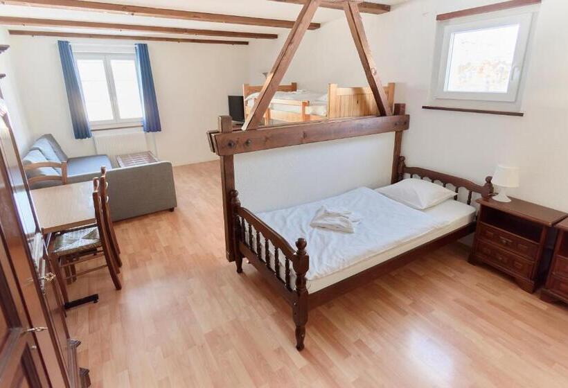 הוסטל Auberge Du Peu Péquignot