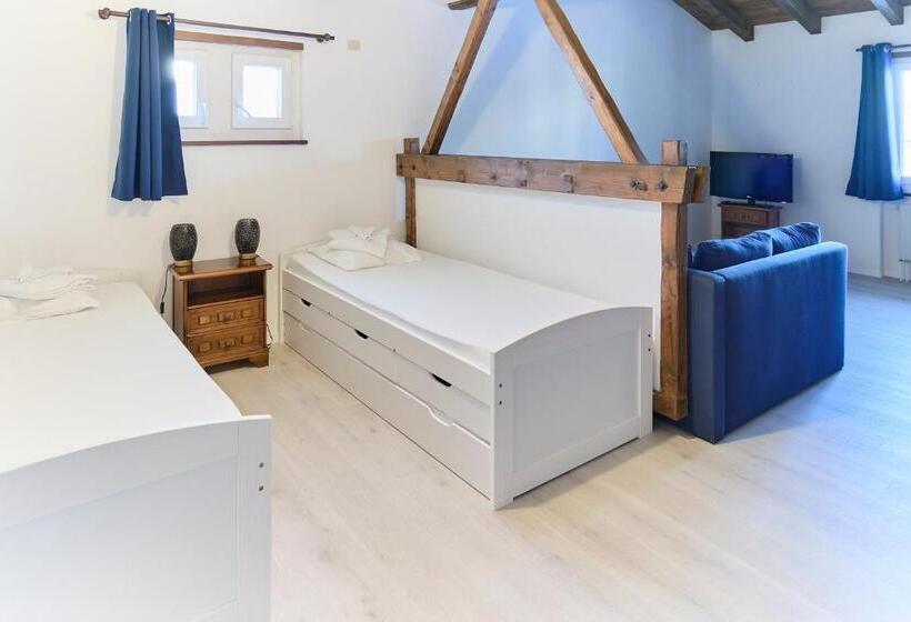 הוסטל Auberge Du Peu Péquignot