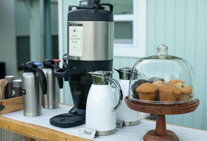 فندق صغير The Islander Inn