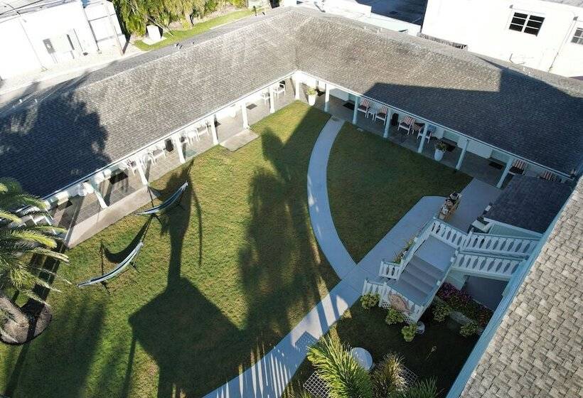 فندق صغير The Islander Inn