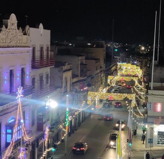 تختخواب و صبحانه Central 214 Boutique