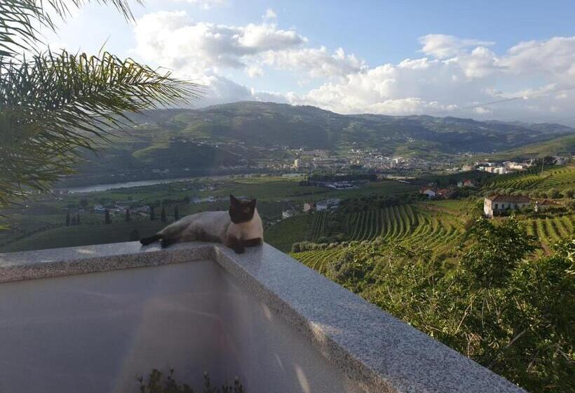 민박 Golden Mirror