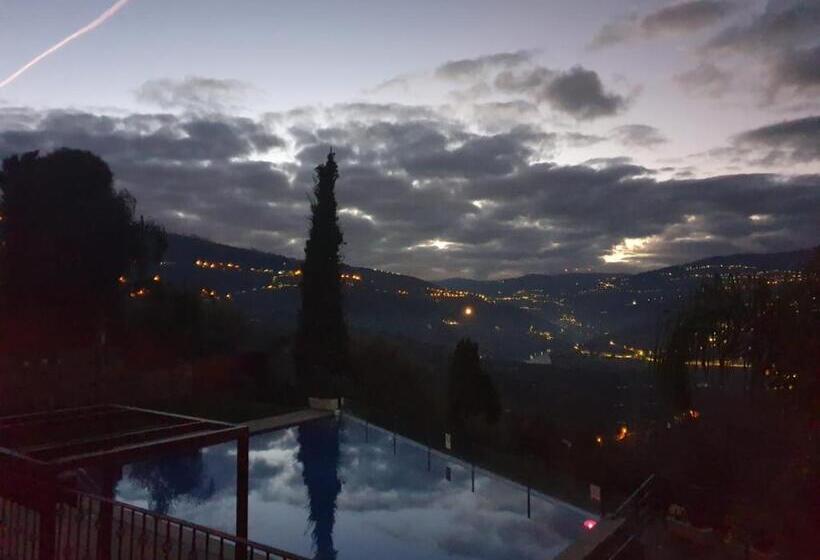 민박 Golden Mirror