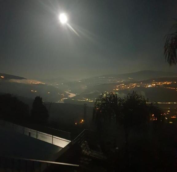 민박 Golden Mirror