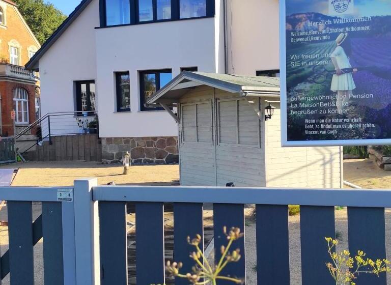 住宿加早餐  La Maison Bett & Bike