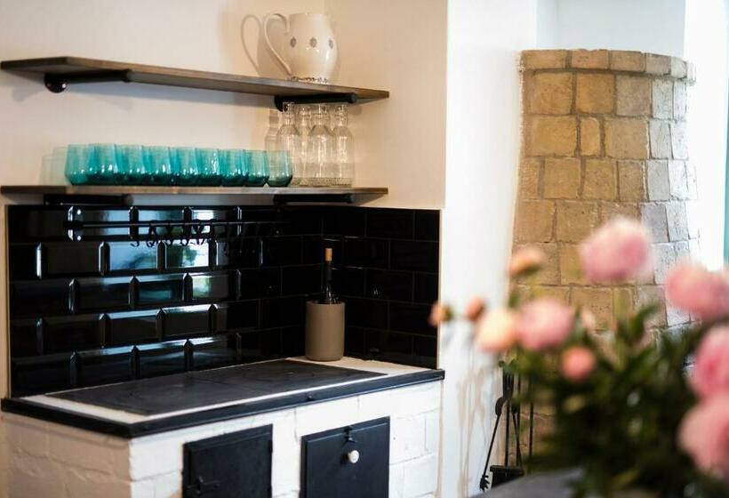 Bed and Breakfast Pillangós Ház