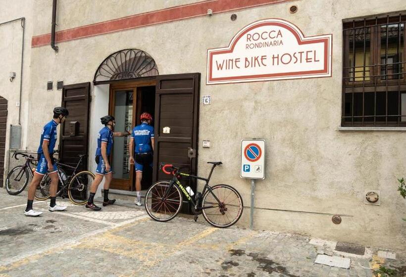 مبيت وإفطار Winebikehostel