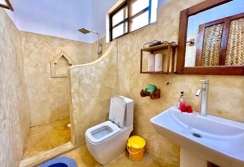 Chikachika Beach B&b