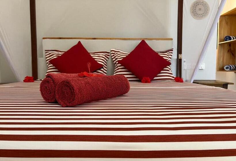 Chikachika Beach B&b