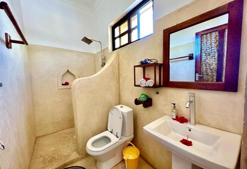 Chikachika Beach B&b