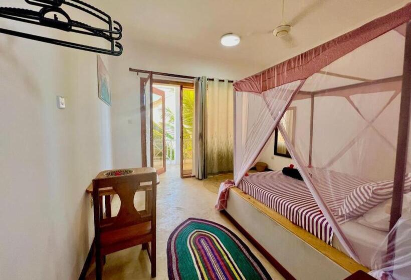 Chikachika Beach B&b