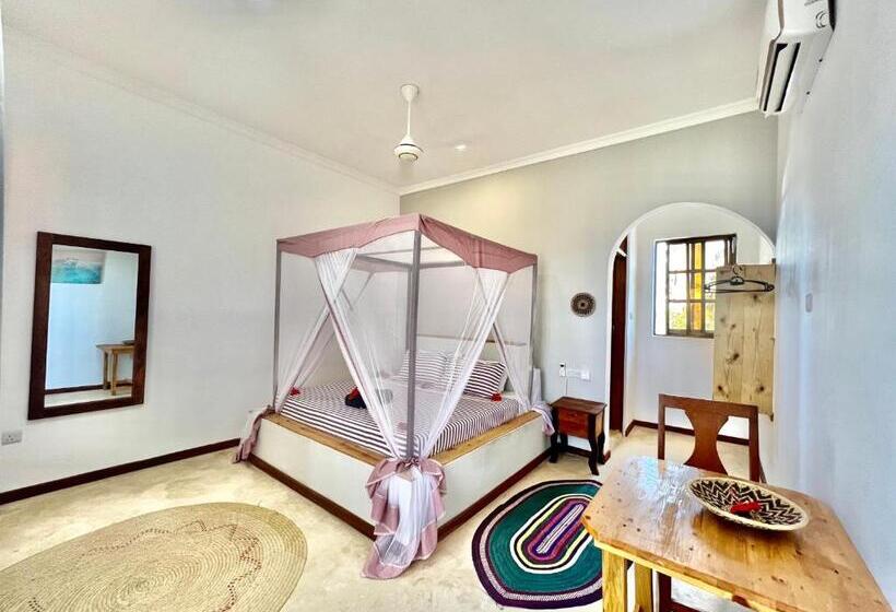 Chikachika Beach B&b