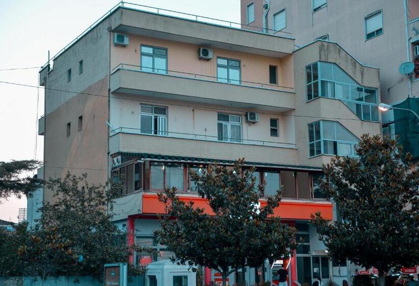 Hostel Central Shkoder