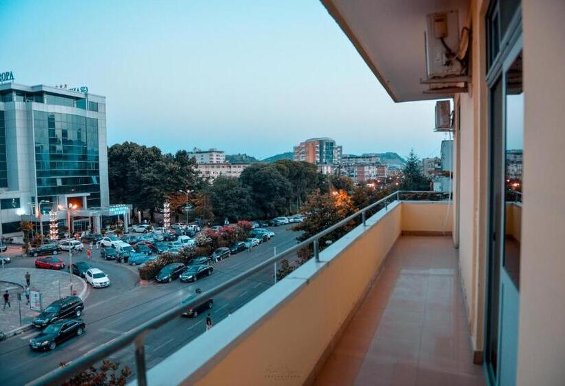 Hostel Central Shkoder