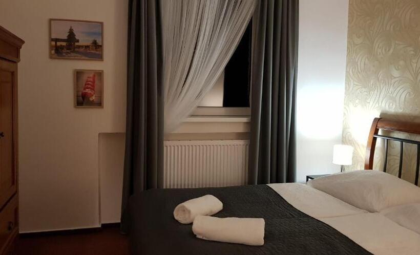 בית מלון כפרי A Restaurace Pomezí