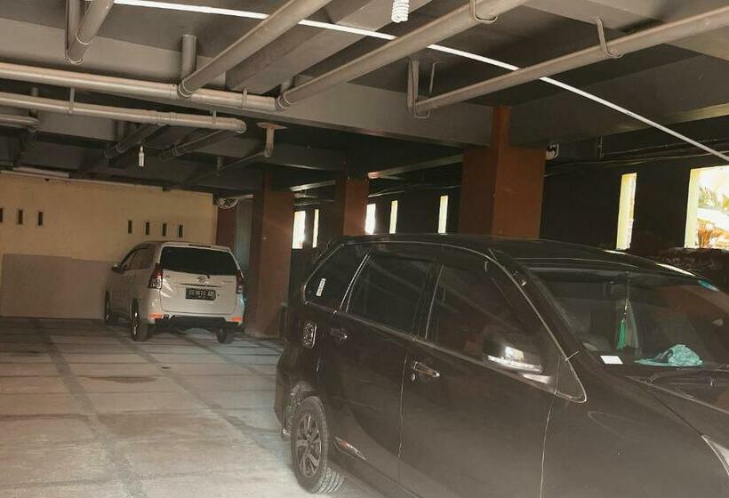 Отель Almira Homestay Ambon Mitra Reddoorz