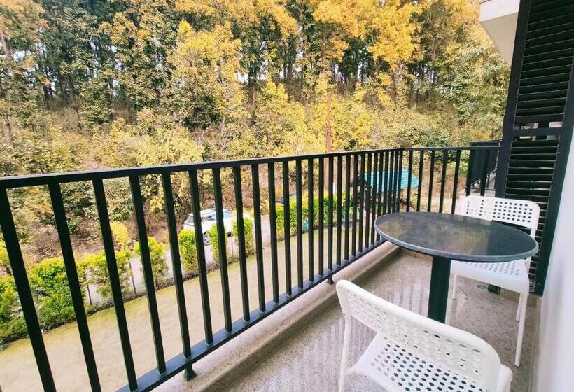 בית מלון כפרי Ataraxia Crestmont Resorts & Spa