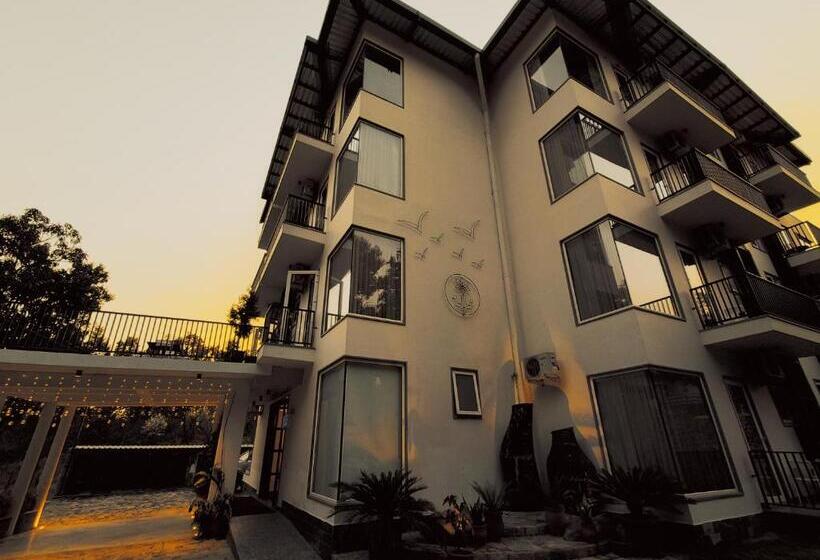 בית מלון כפרי Ataraxia Crestmont Resorts & Spa