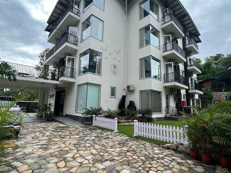 בית מלון כפרי Ataraxia Crestmont Resorts & Spa