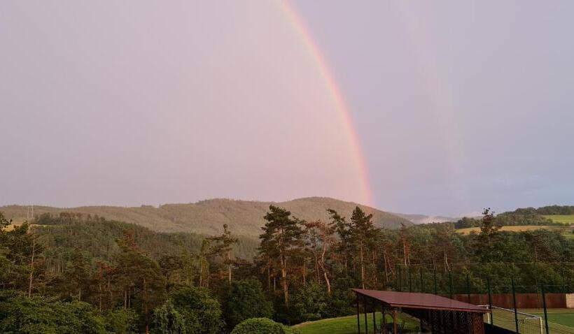 בית מלון כפרי Berounka