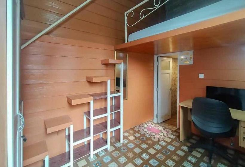 호텔 D H Mansion La Rosa Syariah Sentul Mitra Reddoorz