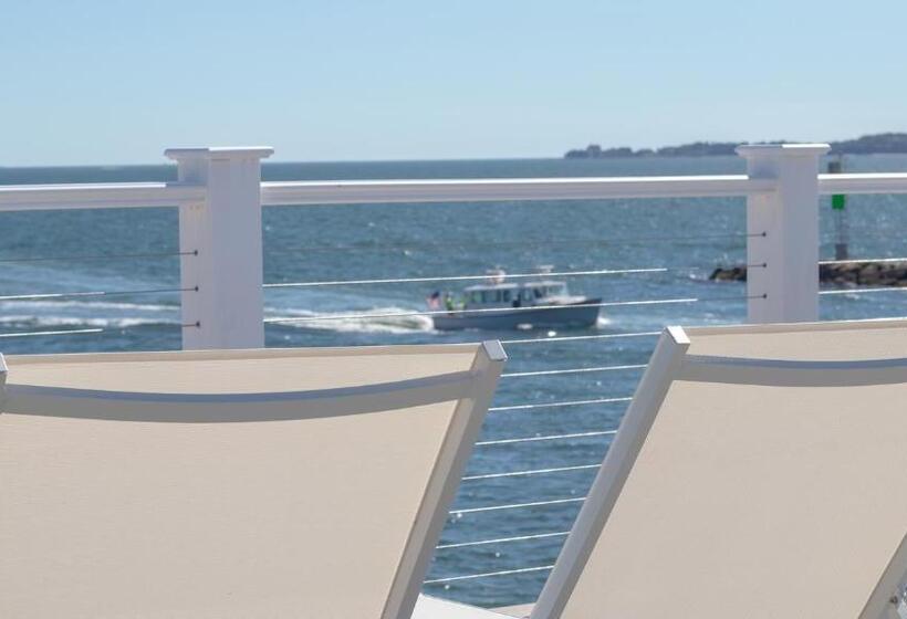 酒店 Falmouth Tides