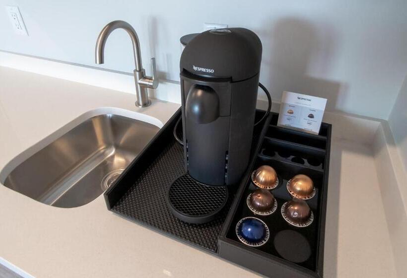 酒店 Falmouth Tides