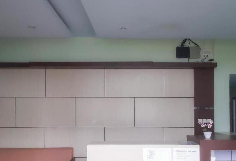 Hotel Guest House Anak Raja Pangkalan Bun Syariah Mitra Reddoorz