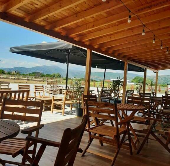 בית מלון כפרי House Of Horses Shtepia E Kuajve