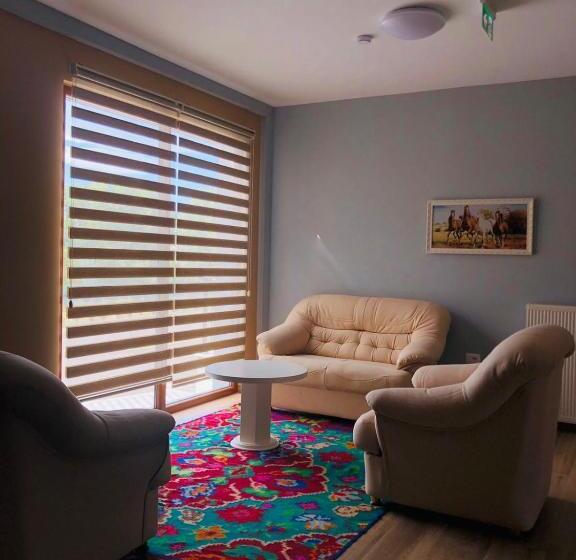 בית מלון כפרי House Of Horses Shtepia E Kuajve