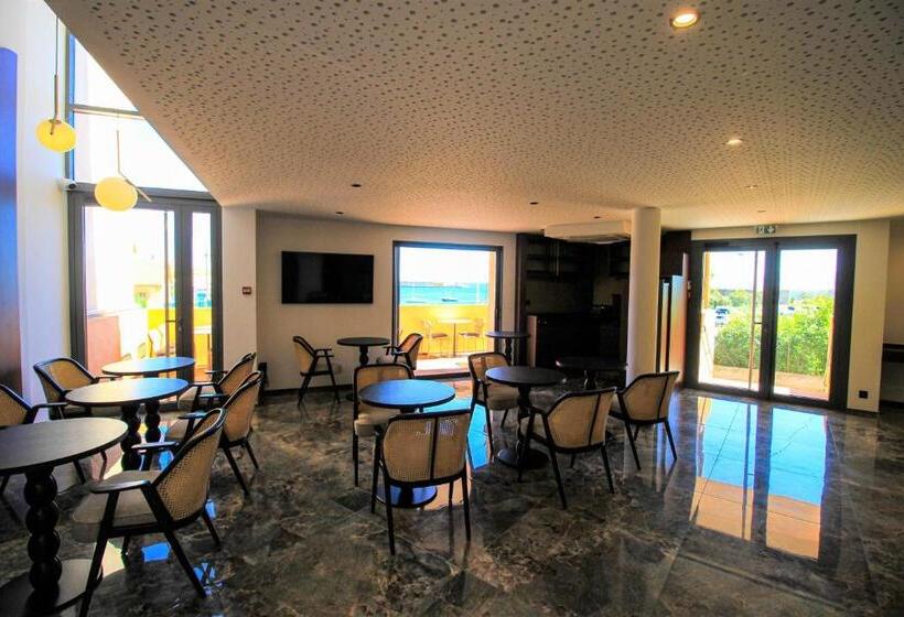 هتل Hôtel & Spa Rocabella