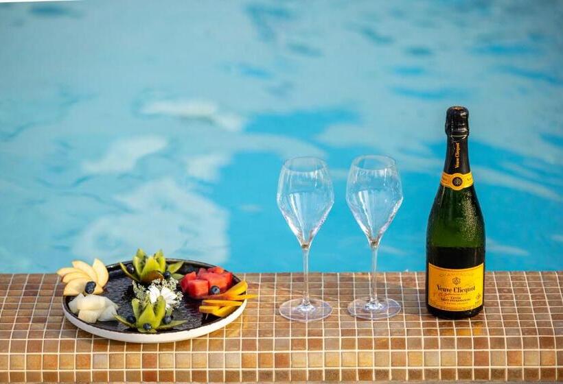 ホテル Insula Boutique