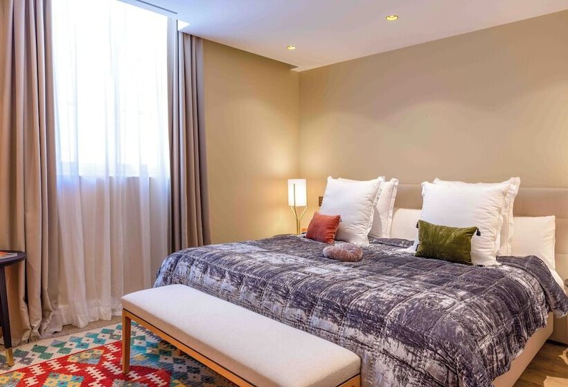 Отель La Mère Germaine