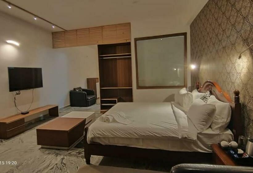 هتل Meridian Hill Top Yercaud