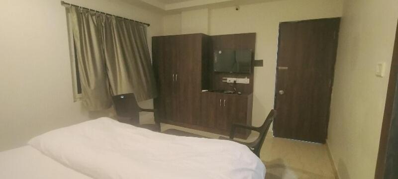 Hotel Oyo 81118 Eesha Ncore Rooms