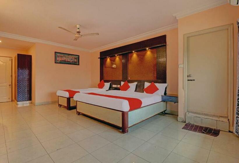 ホテル Oyo 81273 Sri Sai Grand Central