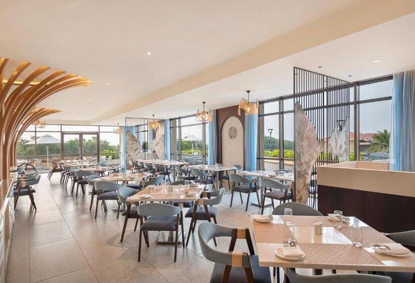 Отель Radisson Blu Resort Visakhapatnam