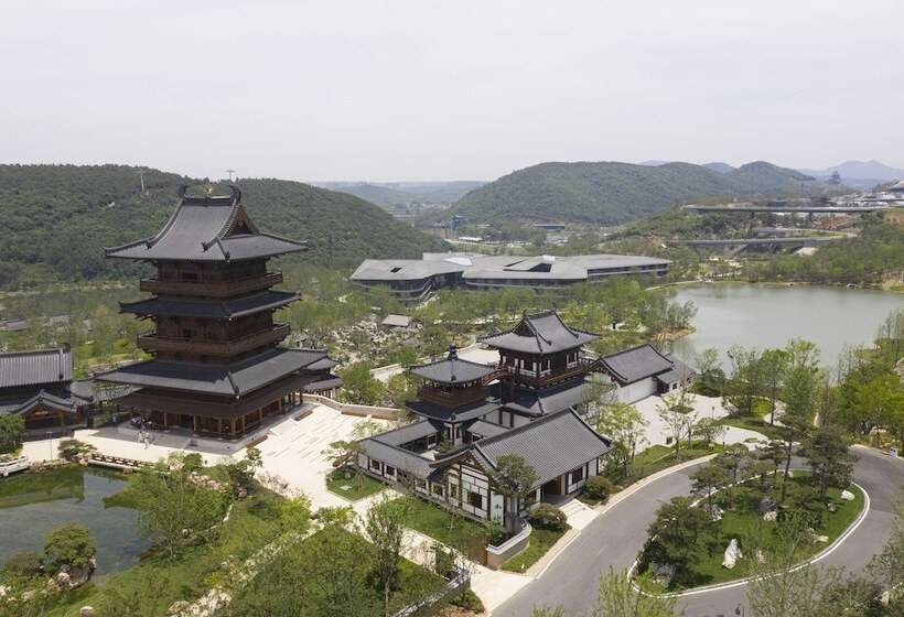 فندق Radisson Collection Resort, Nanjing