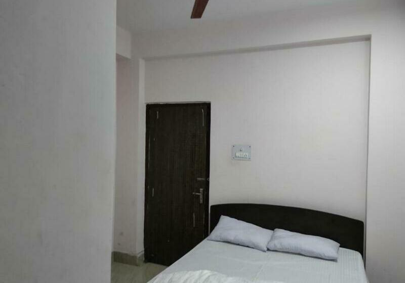 酒店 Spot On 80927 Sourav Plaza